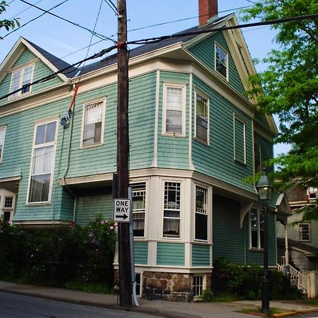 Austin House Inn Нюпорт Екстериор снимка