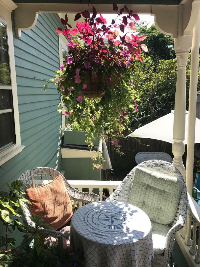 Austin House Inn Нюпорт Екстериор снимка
